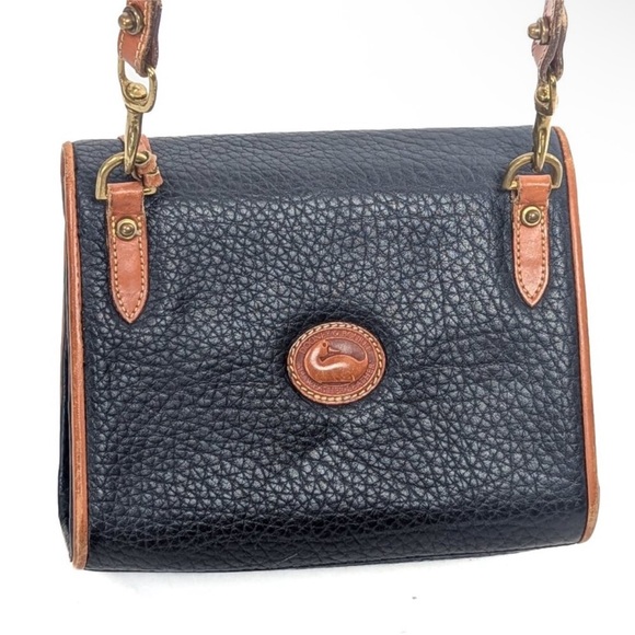 DOONEY & BOURKE USA All Navy Leather Mini crossbody Bag in gold tone hardware - Picture 4 of 9